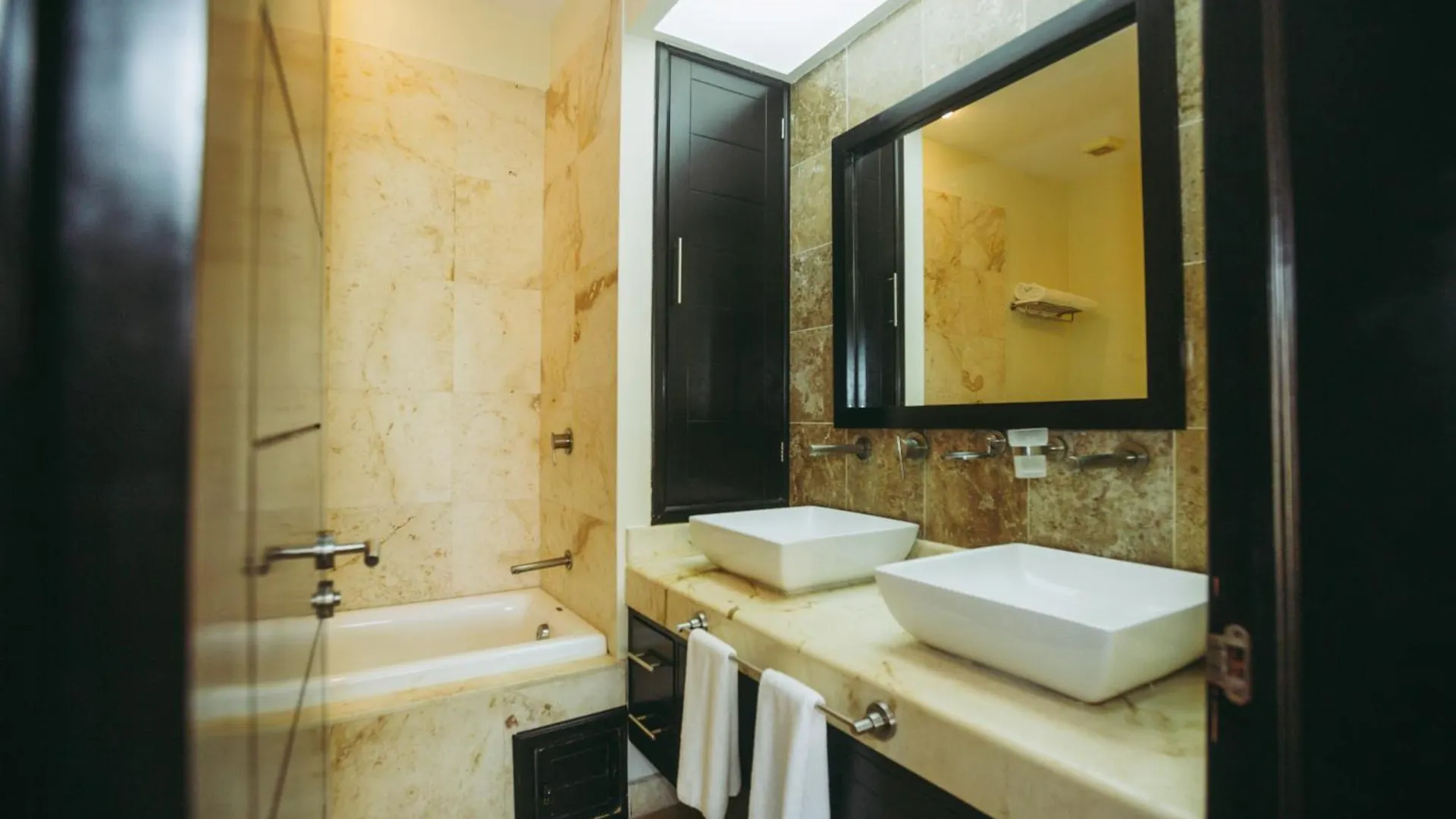 El Faro 204 Surf Two Bedrooms Apartment Ocean Front Playa del Carmen