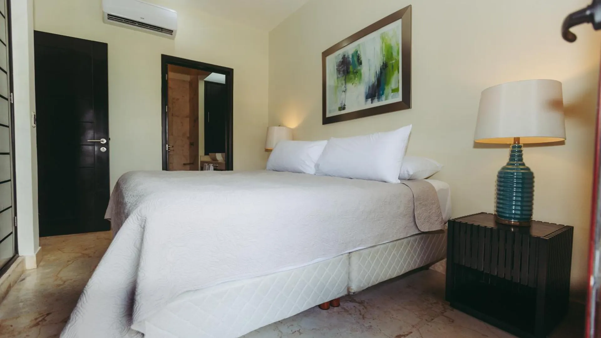 El Faro 204 Surf Two Bedrooms Apartment Ocean Front Playa del Carmen