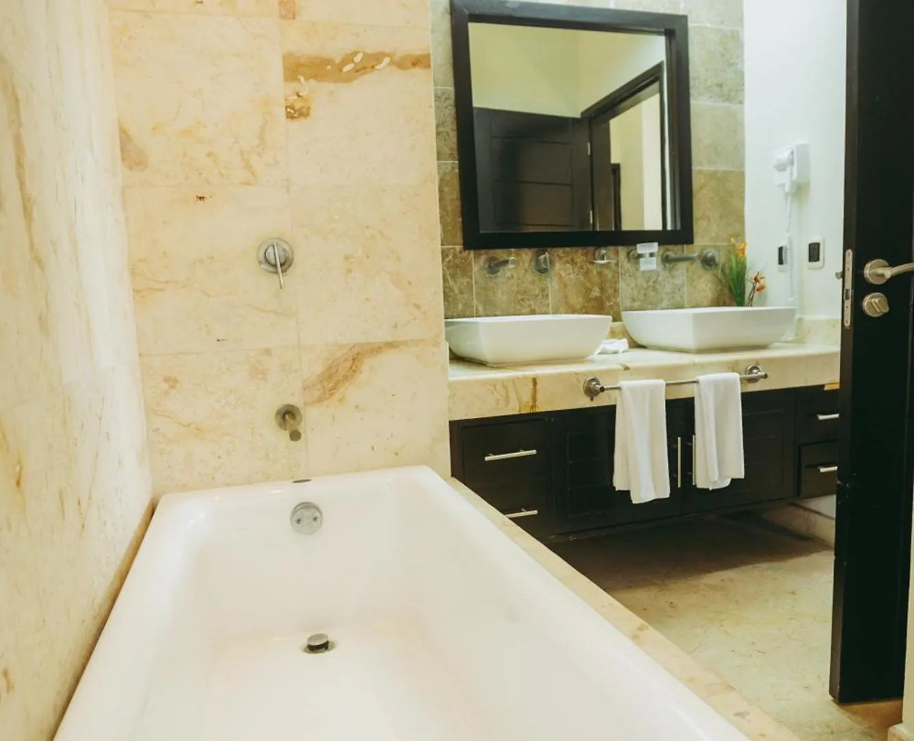 El Faro 204 Surf Two Bedrooms Apartment Ocean Front Playa del Carmen 0*,
